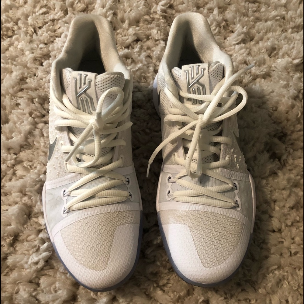 white Kyrie women’s basketball shoes